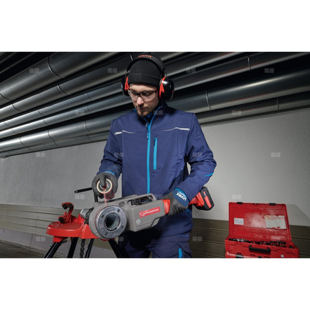 SUPERTRONIC 2000E z imadłem z głowicami BSPT R 1/2"-3/4"-1"-1 1/4"-1 1/2"-2" z adapterem ROFIX z akumulatorem LI 8.0AH Li-HD 18V i ładowarką CAS