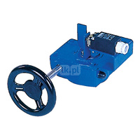 Ręczna przekładnia ślimakowa, smarowana fabrycznie - dożywotnio, napędzana kółkiem ręcznym wyposażona w jeden wyłącznik krańcowy DN 800